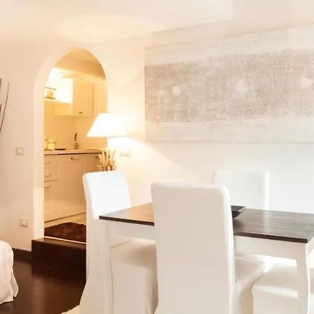 Navona Luxury Penthouse Apartament